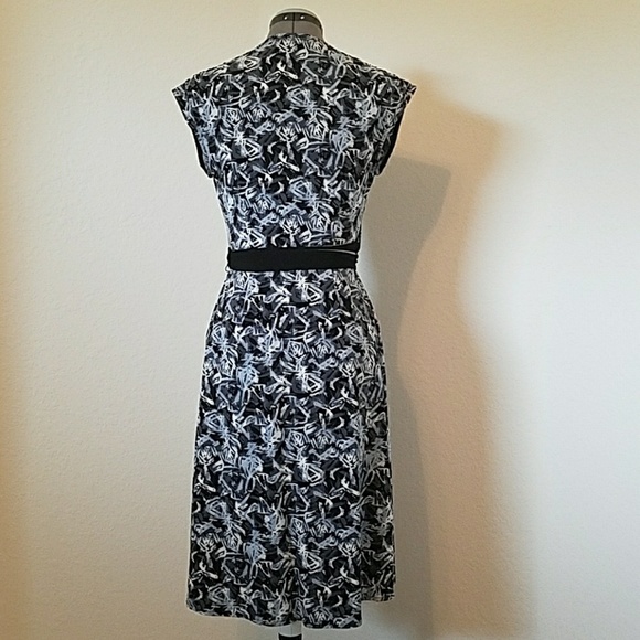 BCBG Max Azria Wrap Dress Cap Sleeve Small - Picture 2 of 4